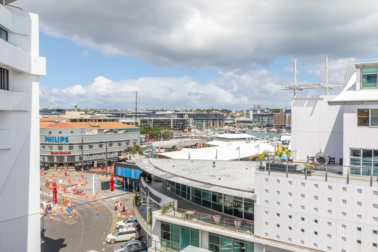 Stunning Waterfront Location With Huge Balcony! Auckland Exterior foto