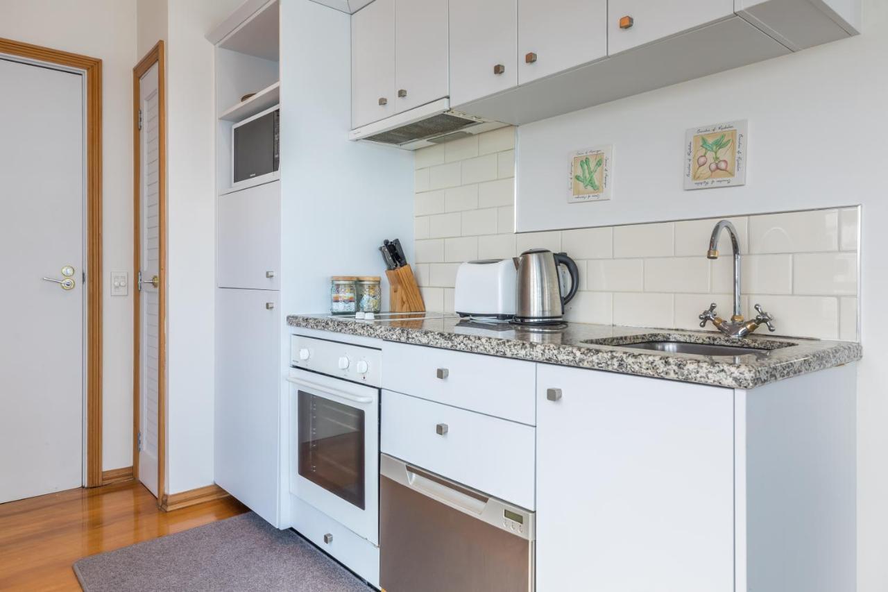 Stunning Waterfront Location With Huge Balcony! Auckland Exterior foto